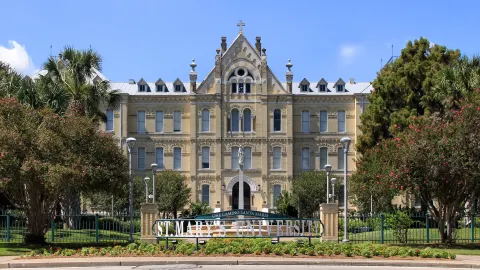 Reinbolt Hall auf dem Campus der St. Mary's University in San Antonio